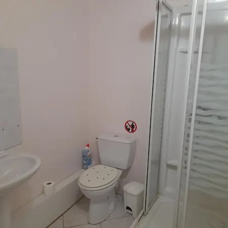 Konukevi Domaine De La Tour Carree - 3 Benoitville