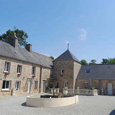 Domaine De La Tour Carree - 3 3* Benoitville