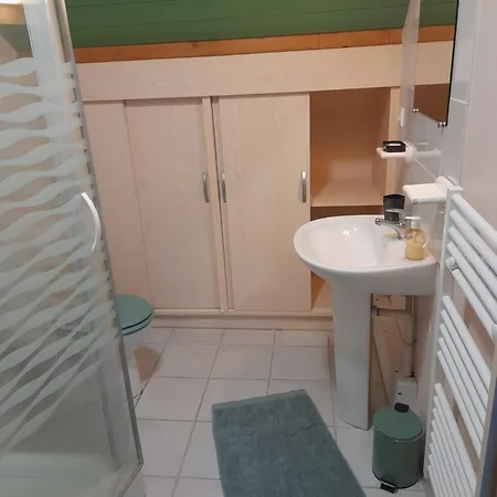 Casa de hóspedes Domaine De La Tour Carree - 3 Benoitville