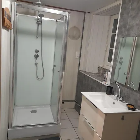 Casa de hóspedes Domaine De La Tour Carree - 3 Benoitville