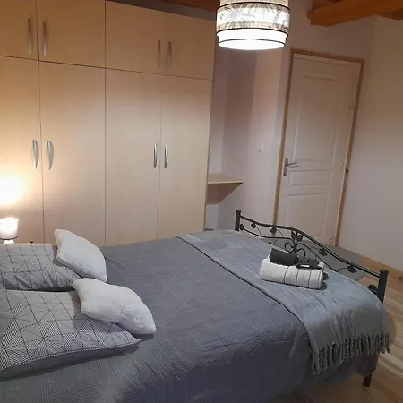 Domaine De La Tour Carree - 3 3* Benoitville