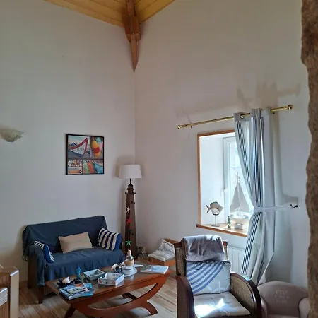 بيت ضيافة Domaine De La Tour Carree - 3 Benoitville