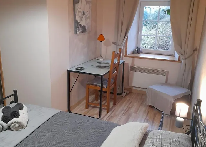 Domaine De La Tour Carree - 3 3* Benoitville